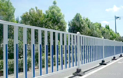锌钢护栏与交通护栏 提升城市道路安全与秩序的关键选择